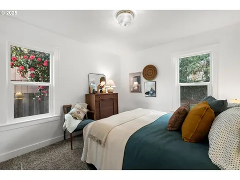 3739 NE Fremont Street Portland OR 97212