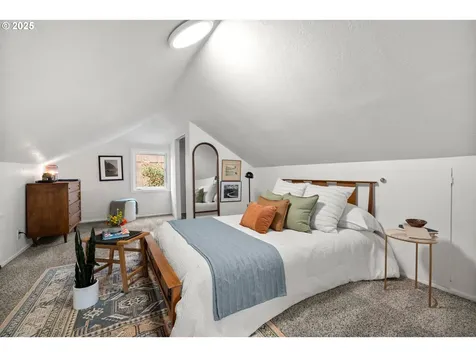 3739 NE Fremont Street Portland OR 97212