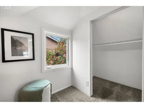 3739 NE Fremont Street Portland OR 97212