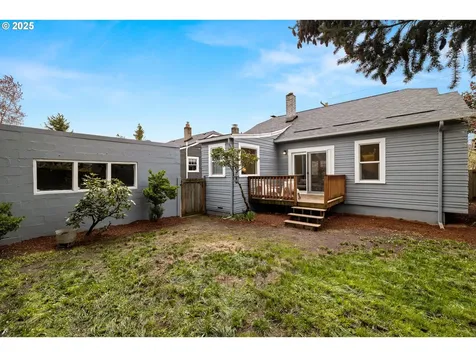 3739 NE Fremont Street Portland OR 97212