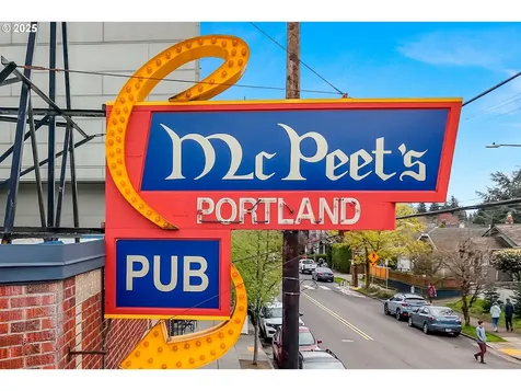 3739 NE Fremont Street Portland OR 97212