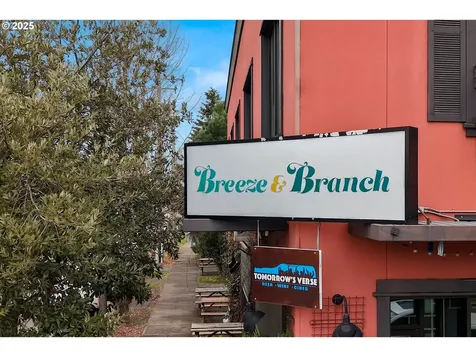 3739 NE Fremont Street Portland OR 97212