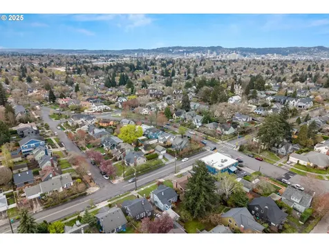 3739 NE Fremont Street Portland OR 97212