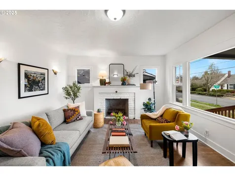 3739 NE Fremont Street Portland OR 97212