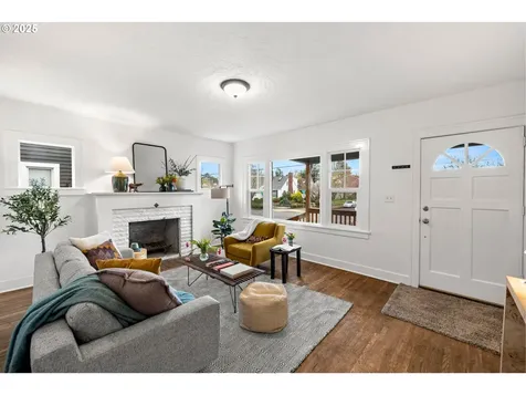 3739 NE Fremont Street Portland OR 97212