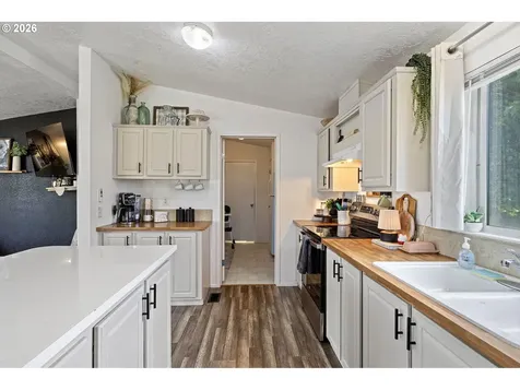 426 Cedar Street Yoncalla OR 97499