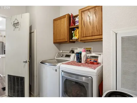 426 Cedar Street Yoncalla OR 97499