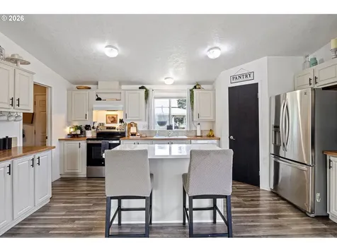 426 Cedar Street Yoncalla OR 97499