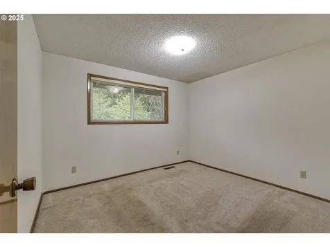 13042 Brookside Drive NE Aurora OR 97002