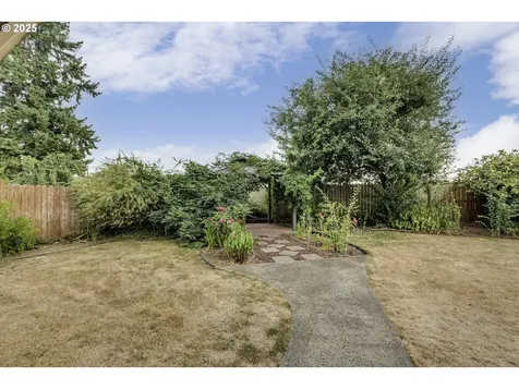 13042 Brookside Drive NE Aurora OR 97002