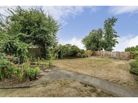 13042 Brookside Drive NE Aurora OR 97002