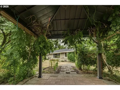 13042 Brookside Drive NE Aurora OR 97002
