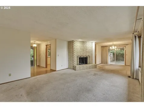 13042 Brookside Drive NE Aurora OR 97002