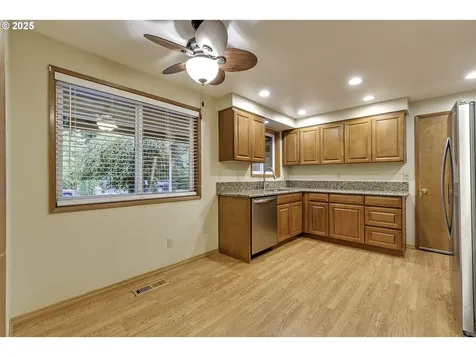 13042 Brookside Drive NE Aurora OR 97002