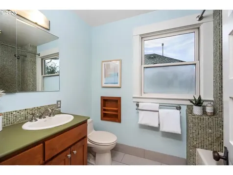 1124 SE Malden Street Portland OR 97202