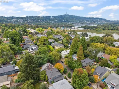 1124 SE Malden Street Portland OR 97202