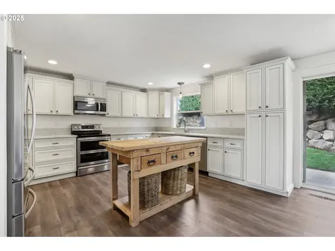 715 N 16th Court Ridgefield WA 98642