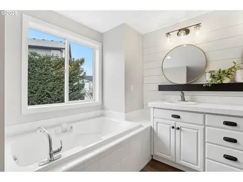 715 N 16th Court Ridgefield WA 98642