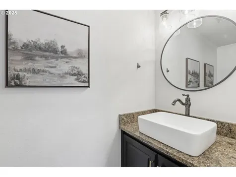 715 N 16th Court Ridgefield WA 98642