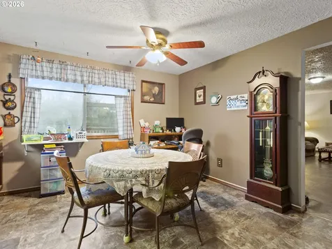 5904 NE 40th Street Vancouver WA 98661