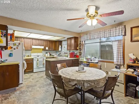 5904 NE 40th Street Vancouver WA 98661