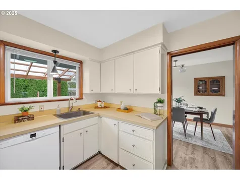 5225 SE 35th Avenue Portland OR 97202