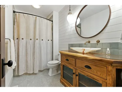 4617 NE 128th Street Vancouver WA 98686