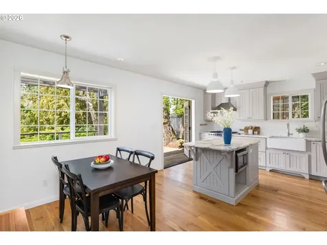 6021 SW 46th Avenue Portland OR 97221