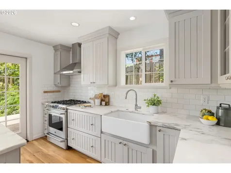 6021 SW 46th Avenue Portland OR 97221