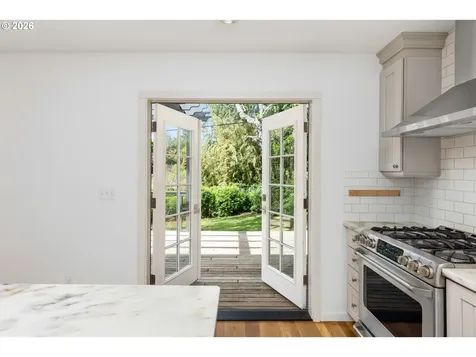 6021 SW 46th Avenue Portland OR 97221