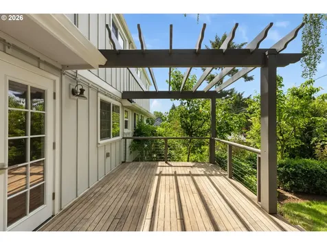 6021 SW 46th Avenue Portland OR 97221