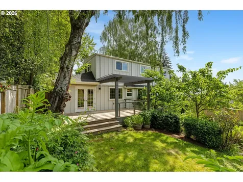 6021 SW 46th Avenue Portland OR 97221
