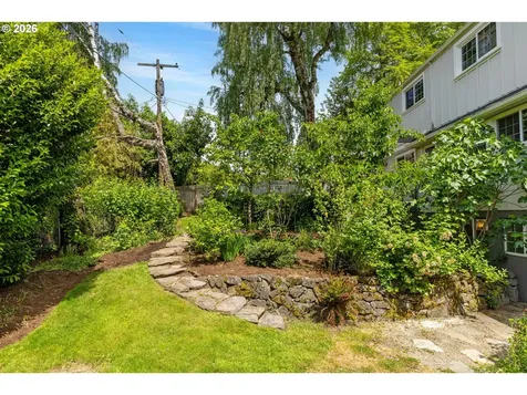 6021 SW 46th Avenue Portland OR 97221