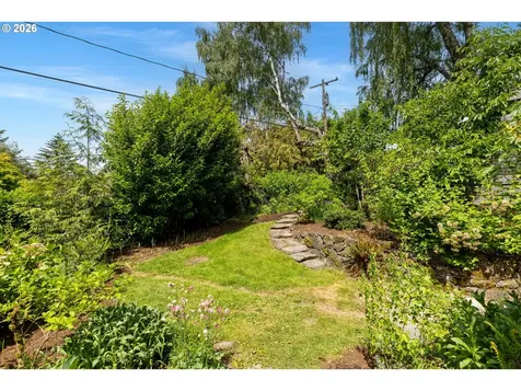 6021 SW 46th Avenue Portland OR 97221