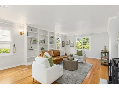 6021 SW 46th Avenue Portland OR 97221