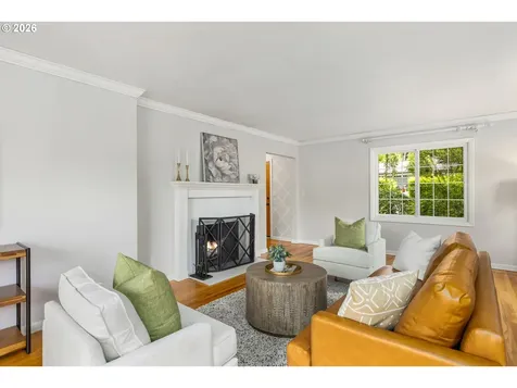 6021 SW 46th Avenue Portland OR 97221