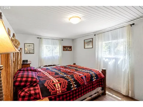 42799 Leaburg Drive Walterville OR 97489