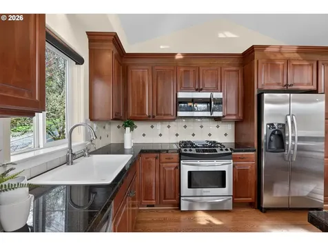 9942 NW Justus Lane Portland OR 97229