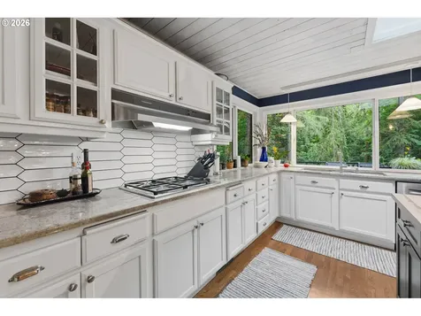 18148 Pioneer Court Lake Oswego OR 97034