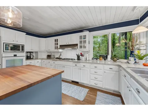 18148 Pioneer Court Lake Oswego OR 97034