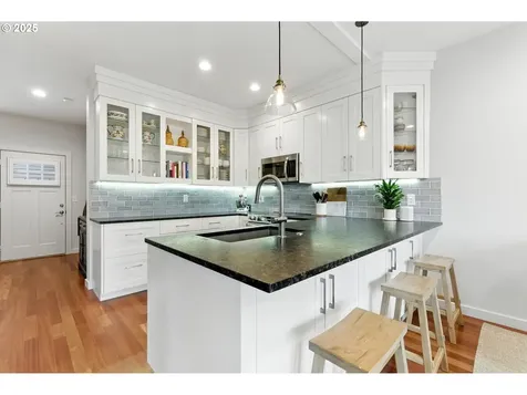 639 2nd Street Lake Oswego OR 97034