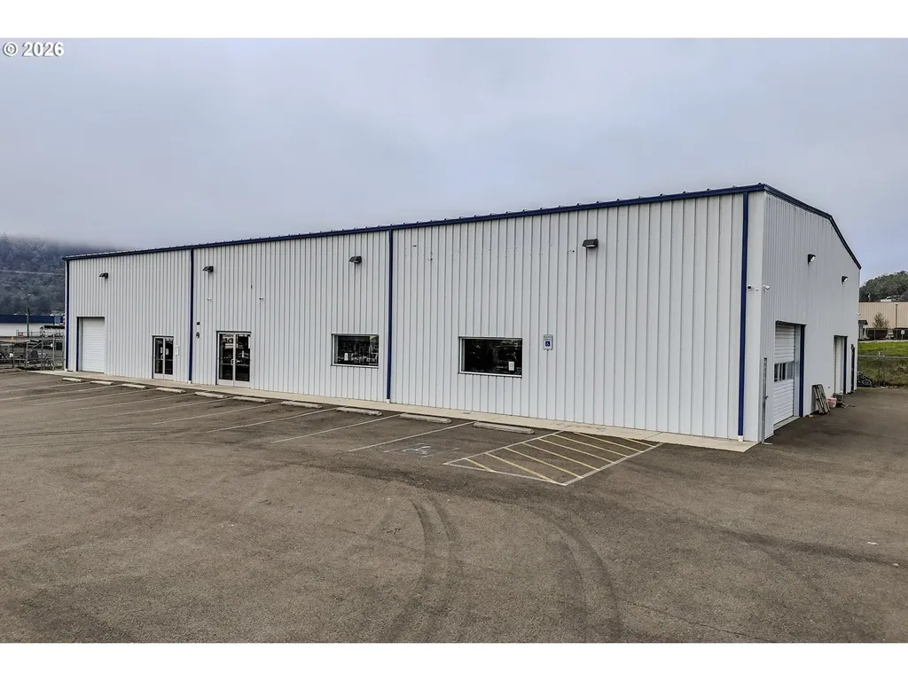 428 NE Newton Creek Drive Roseburg OR 97470