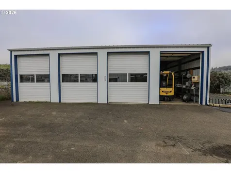 428 NE Newton Creek Drive Roseburg OR 97470