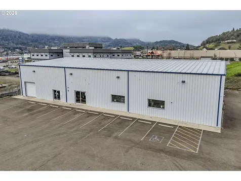 428 NE Newton Creek Drive Roseburg OR 97470