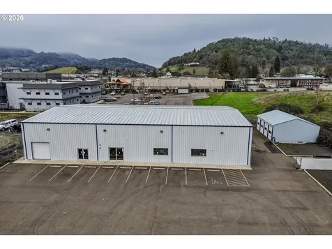 428 NE Newton Creek Drive Roseburg OR 97470