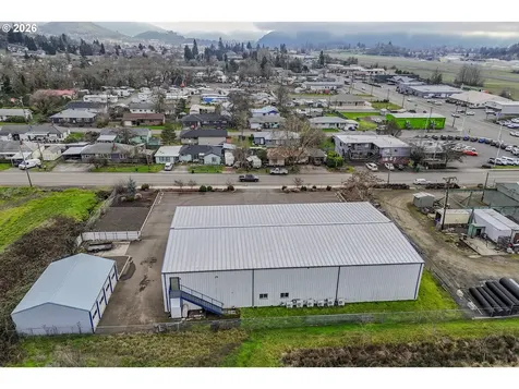 428 NE Newton Creek Drive Roseburg OR 97470