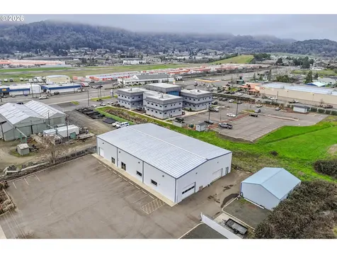 428 NE Newton Creek Drive Roseburg OR 97470