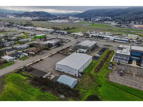 428 NE Newton Creek Drive Roseburg OR 97470