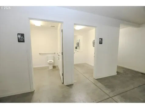 428 NE Newton Creek Drive Roseburg OR 97470