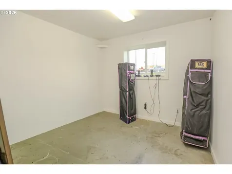 428 NE Newton Creek Drive Roseburg OR 97470